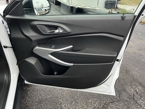 New 2026 Chevrolet Trax RS w/ Sunroof Package image 19