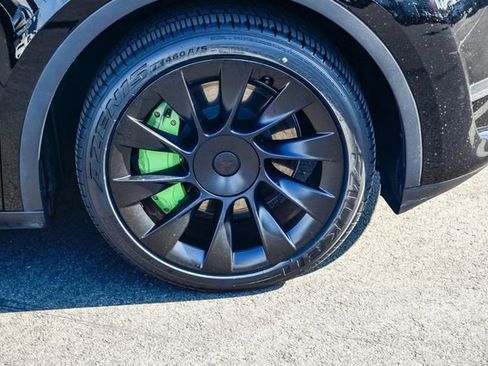 Used 2023 Tesla Model Y Long Range image 9