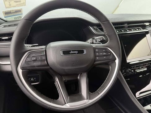 New 2025 Jeep Grand Cherokee L Laredo image 25