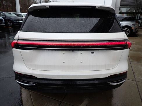 New 2026 Lincoln Nautilus Premier image 26