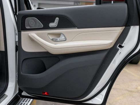 Used 2020 Mercedes-Benz GLS 450 4MATIC image 54