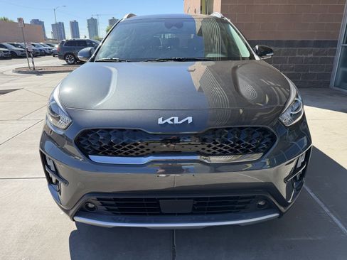 Used 2022 Kia Niro EX image 10