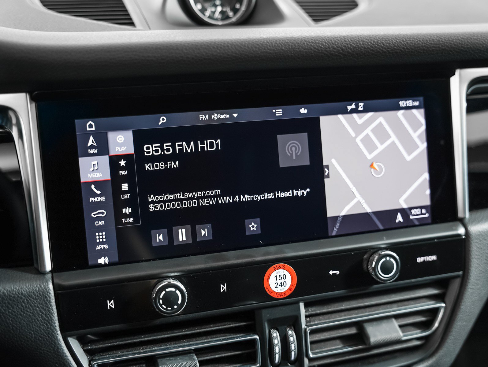 Certified 2023 Porsche Macan AWD/4WD image 23