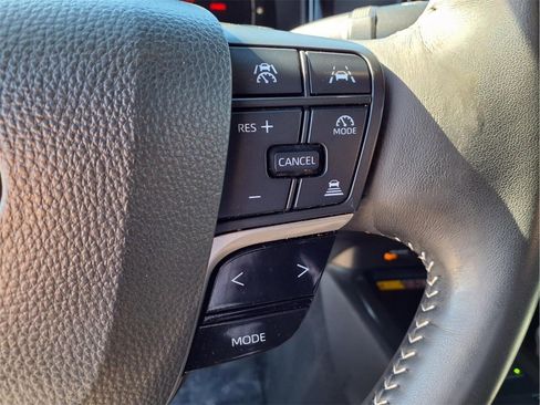 Used 2025 Toyota Camry SE image 23