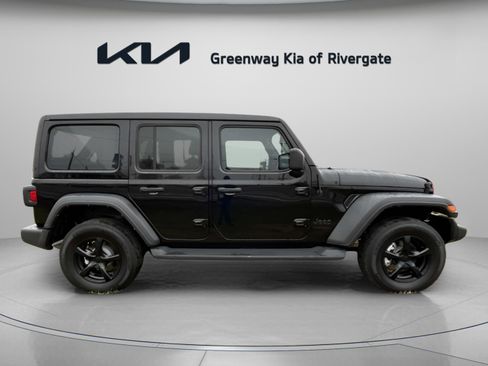 Used 2022 Jeep Wrangler Unlimited Sport w/ Sun And Sound Package image 8
