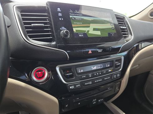 Used 2021 Honda Pilot Touring image 17