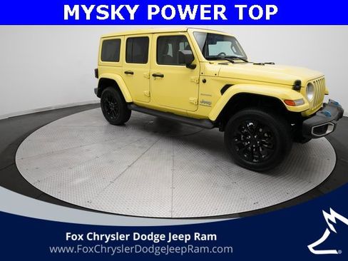 Used 2023 Jeep Wrangler Unlimited Sahara w/ Cold Weather Group image 13