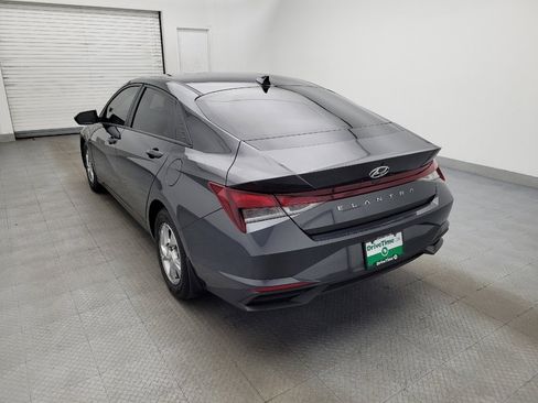 Used 2022 Hyundai Elantra SE image 5