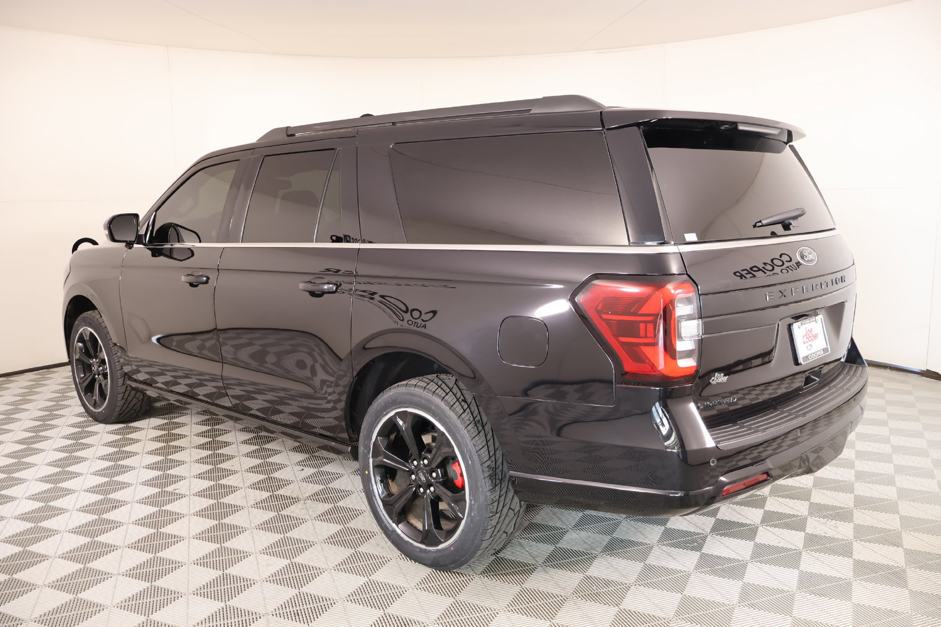 Used 2024 Ford Expedition Max Limited AWD/4WD image 24