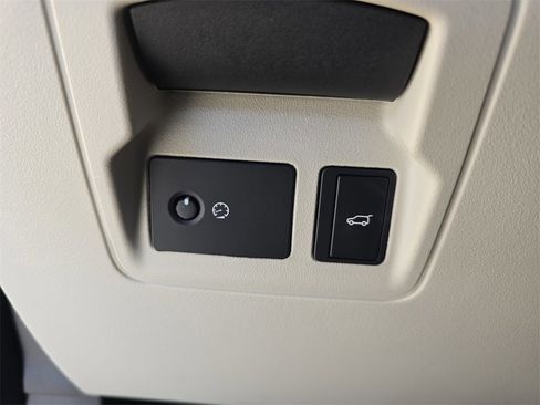 Certified 2023 Land Rover Range Rover Velar HST image 27