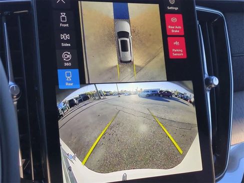 New 2026 Volvo XC90 B6 Ultra w/ Protection Package Premier image 28