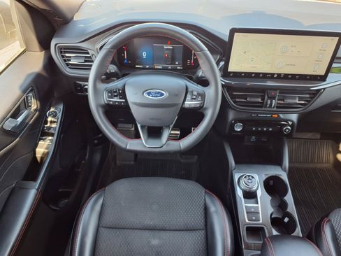 Used 2023 Ford Escape ST-Line w/ Tech Pack #1 AWD/4WD image 6