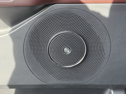 Used 2024 Ford Expedition Limited image 21