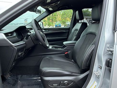 New 2026 Jeep Grand Cherokee Altitude AWD/4WD image 12