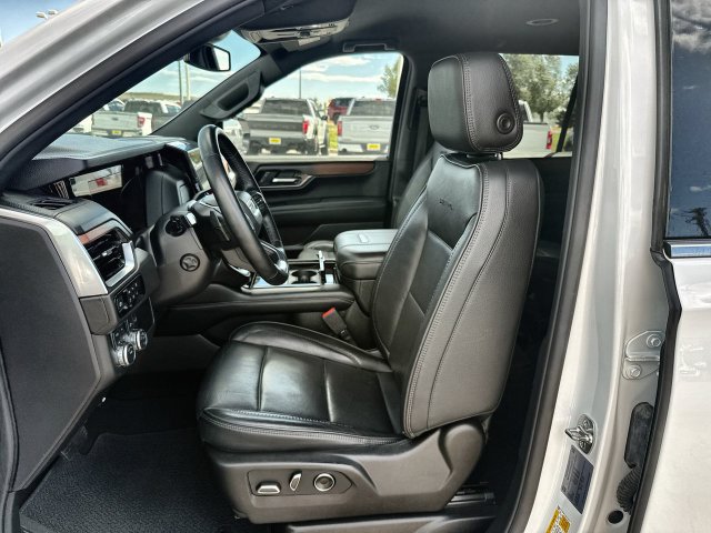Used 2025 GMC Yukon Denali AWD/4WD image 11