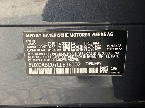 Used 2020 BMW X7 M50i w/ Executive Package image 21