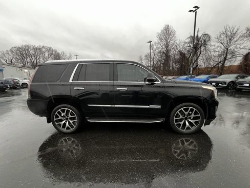 Used 2015 Cadillac Escalade Luxury image 19