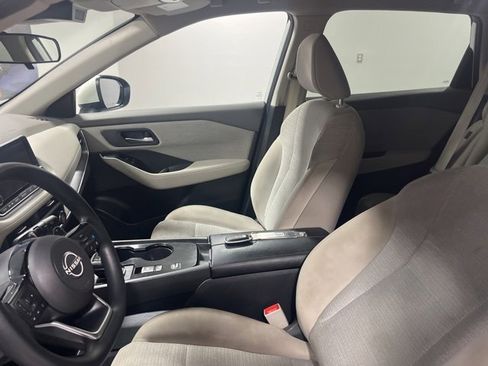 Used 2023 Nissan Rogue SV image 8