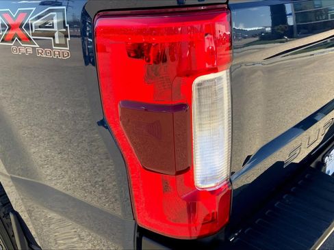 Used 2018 Ford F250 XLT w/ XLT Premium Package image 28