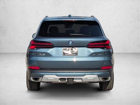 New 2026 BMW X5 xDrive50e image 8