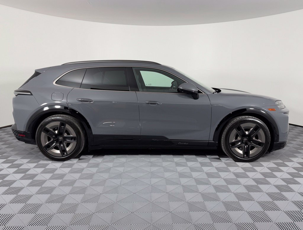 Certified 2026 Porsche Cayenne Turbo AWD/4WD image 12