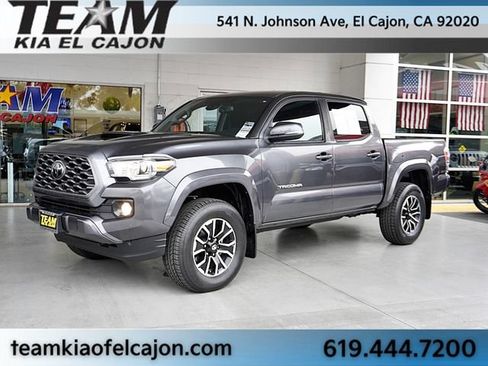 Used 2021 Toyota Tacoma TRD Sport w/ Technology Package RWD image 5