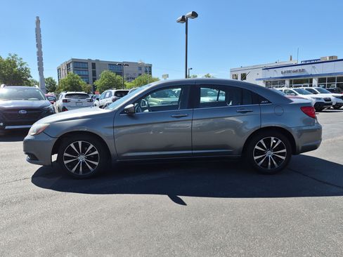Used 2013 Chrysler 200 Touring w/ S Exterior Appearance Pkg FWD image 7
