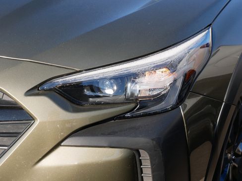 Used 2025 Subaru Outback Onyx Edition image 16