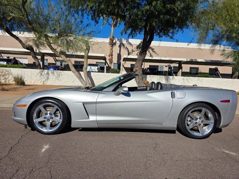 Used 2005 Chevrolet Corvette Convertible w/ Preferred Equipment Group image 5