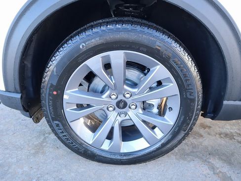 New 2026 Ford Explorer Active w/ Active Comfort Package image 19