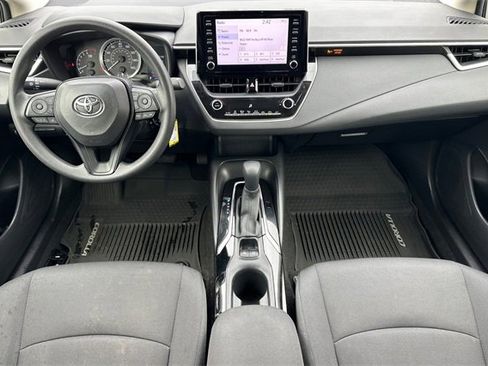 Used 2020 Toyota Corolla LE image 15