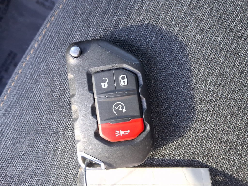 Used 2024 Jeep Wrangler Unlimited Sport AWD/4WD image 32