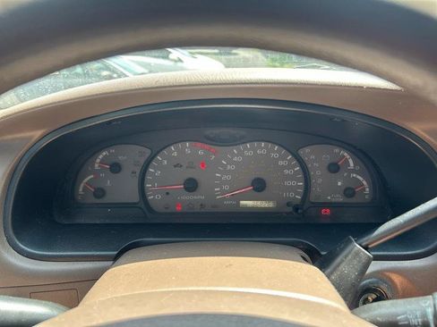 Used 2003 Toyota Sequoia SR5 RWD image 9