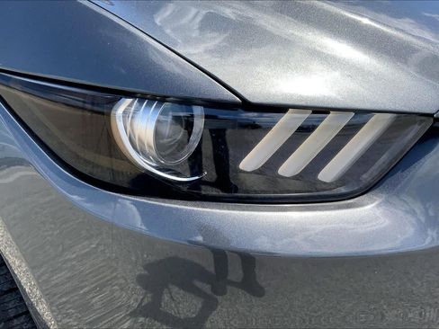Used 2017 Ford Mustang Coupe RWD image 27
