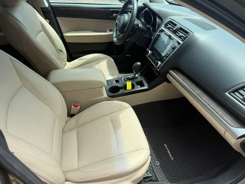 Used 2018 Subaru Outback 2.5i Limited AWD/4WD image 21