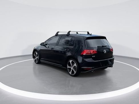 Used 2017 Volkswagen Golf S image 6