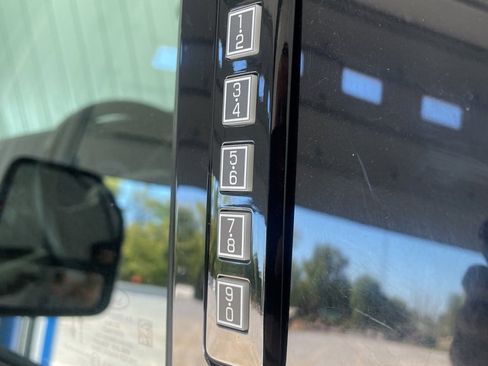 Used 2024 Ford F250 XLT image 15