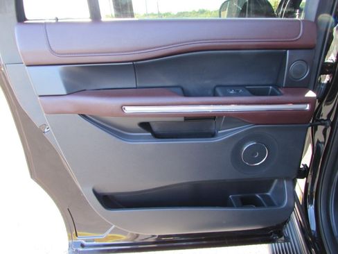 Used 2024 Ford Expedition Max Limited image 26