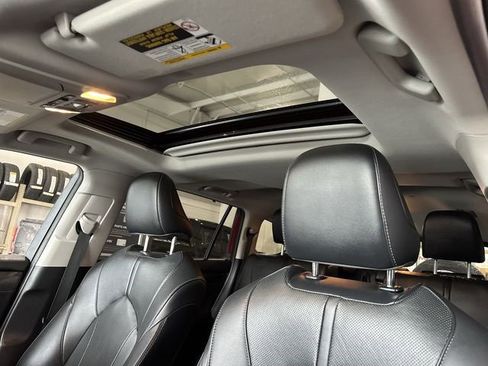 Used 2020 Toyota Highlander Limited image 19