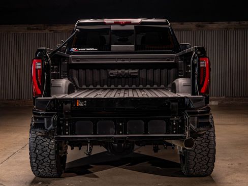 Used 2025 GMC Sierra 2500 Denali w/ Denali Reserve Package image 9