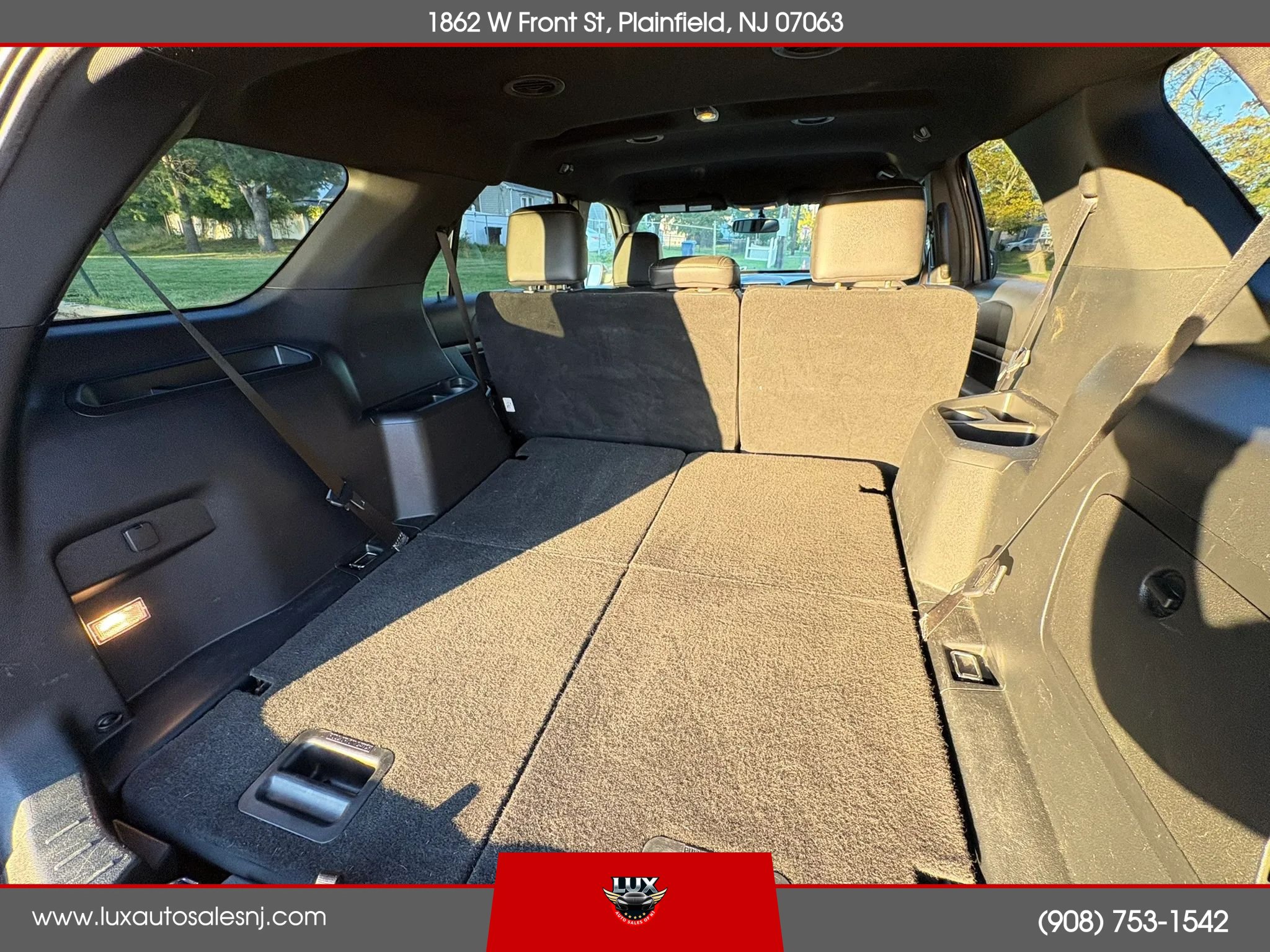 Used 2018 Ford Explorer XLT w/ Equipment Group 202A AWD/4WD image 40