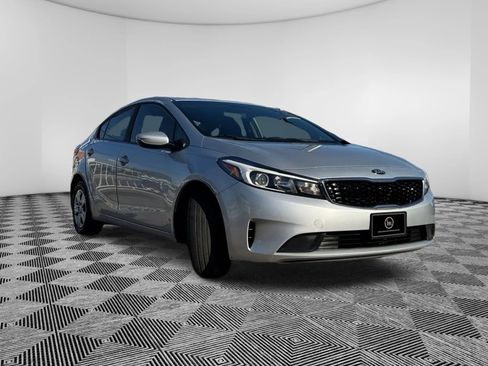 Used 2018 Kia Forte LX image 4