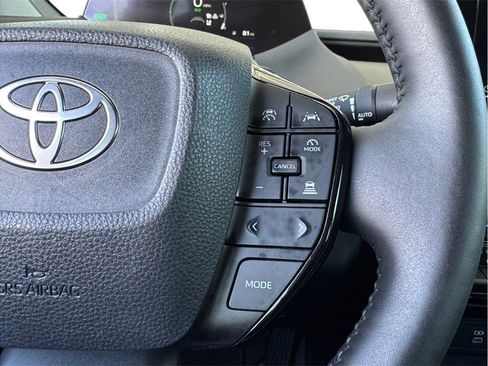 Used 2024 Toyota Prius XLE FWD image 15