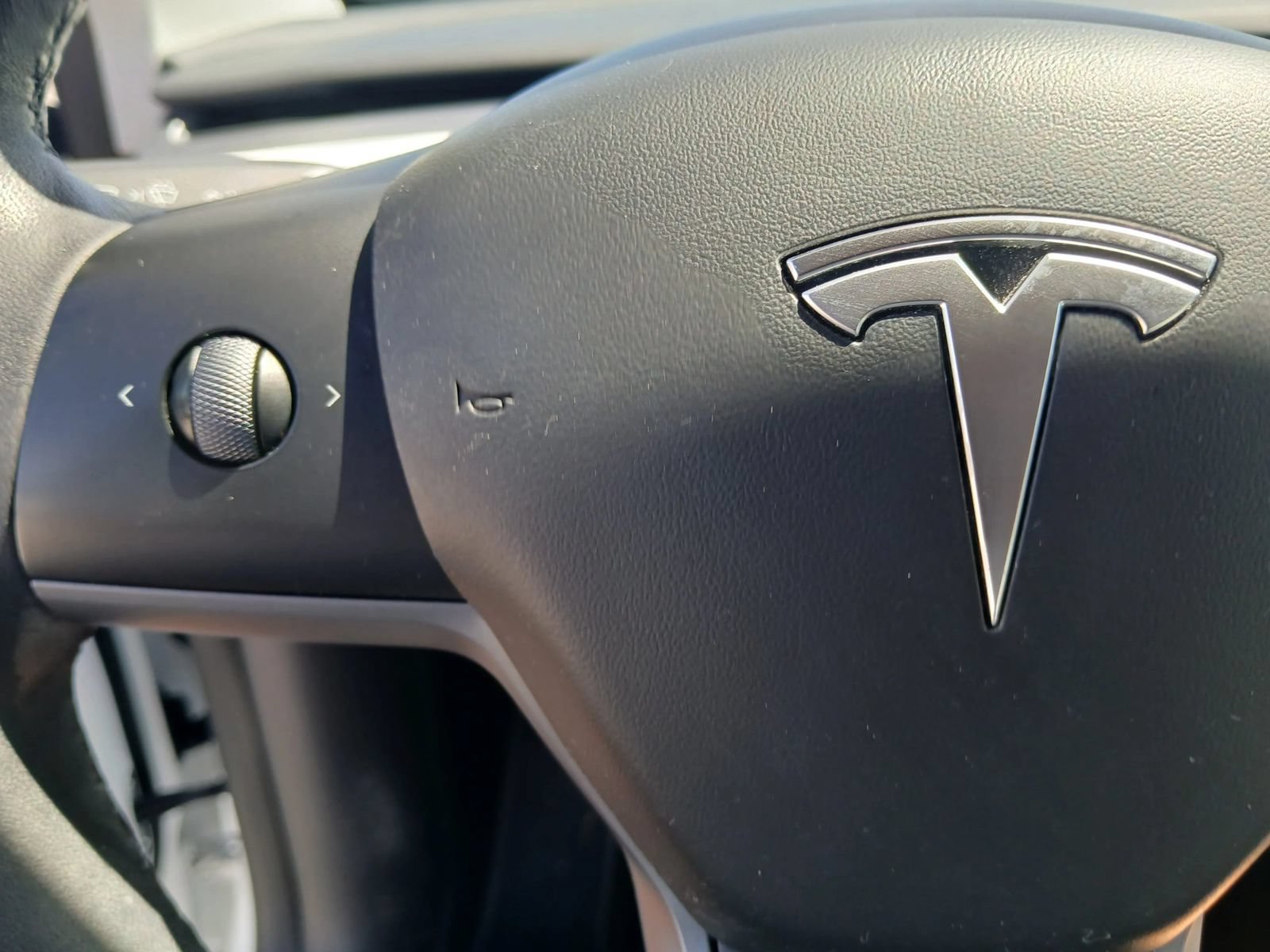 Used 2023 Tesla Model Y Long Range AWD/4WD image 24