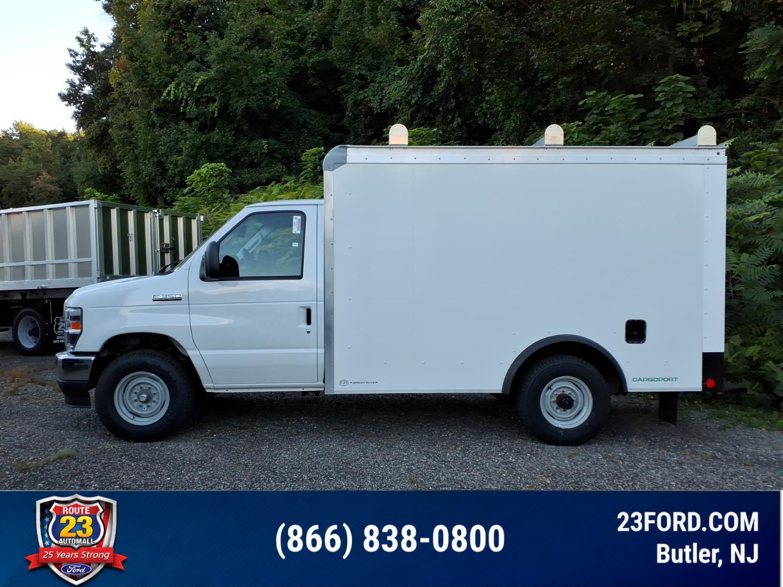 New 2027 Ford E-350 and Econoline 350 Super Duty w/ Power Equipment Group RWD image 4