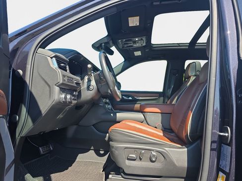 Used 2023 GMC Yukon Denali Ultimate AWD/4WD image 12