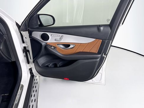 Certified 2022 Mercedes-Benz GLC 300 image 25