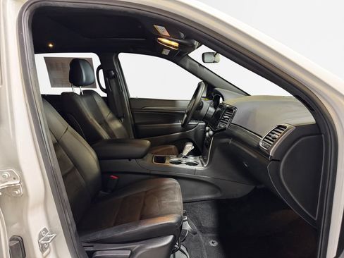 Used 2021 Jeep Grand Cherokee Laredo X AWD/4WD image 26