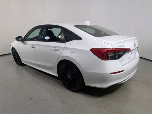 Used 2023 Honda Civic Sport image 5