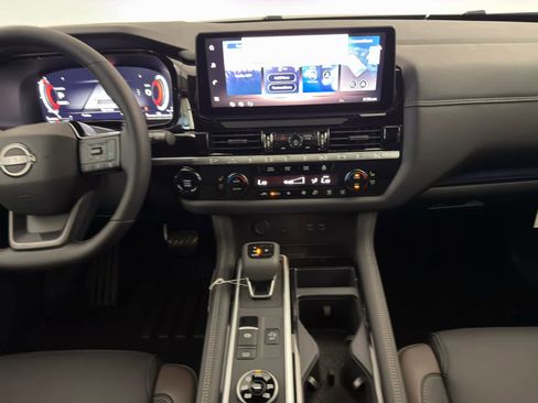 New 2026 Nissan Pathfinder Platinum AWD/4WD image 20